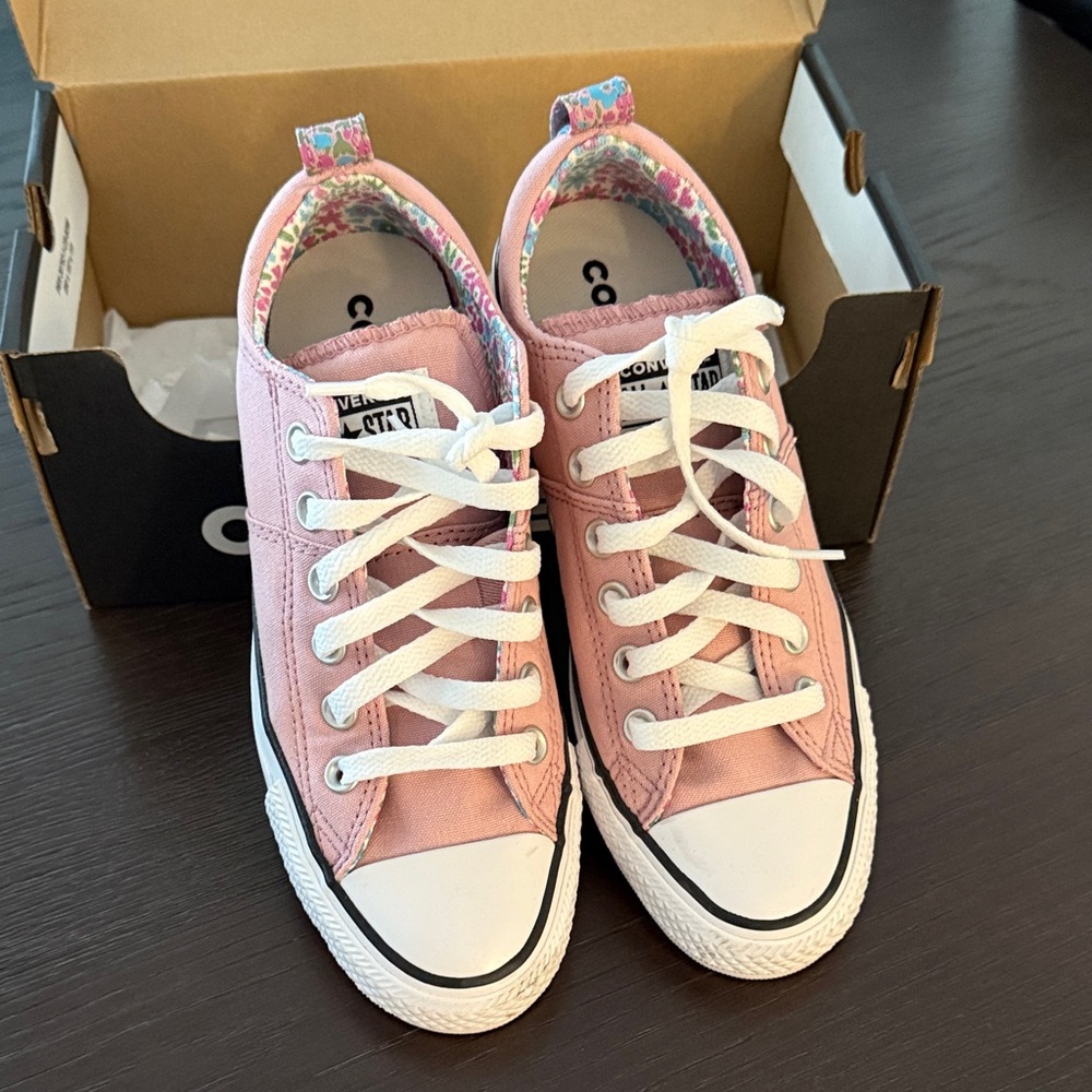 Converse Pink Canvas Sneakers with Floral Lining size 7 never worn original box